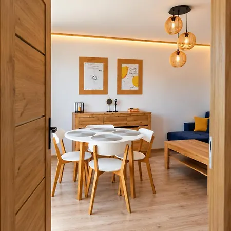 Apartment / Piaskowa Gora Waldenburg